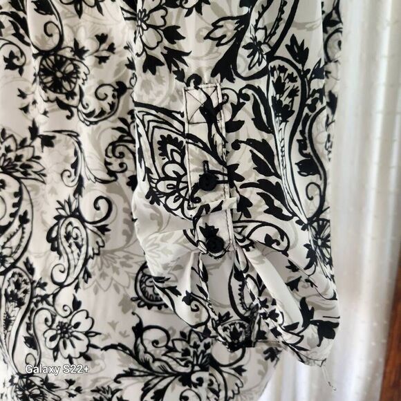 Notations floral, paisley button up blouse  JP - Picture 7 of 8